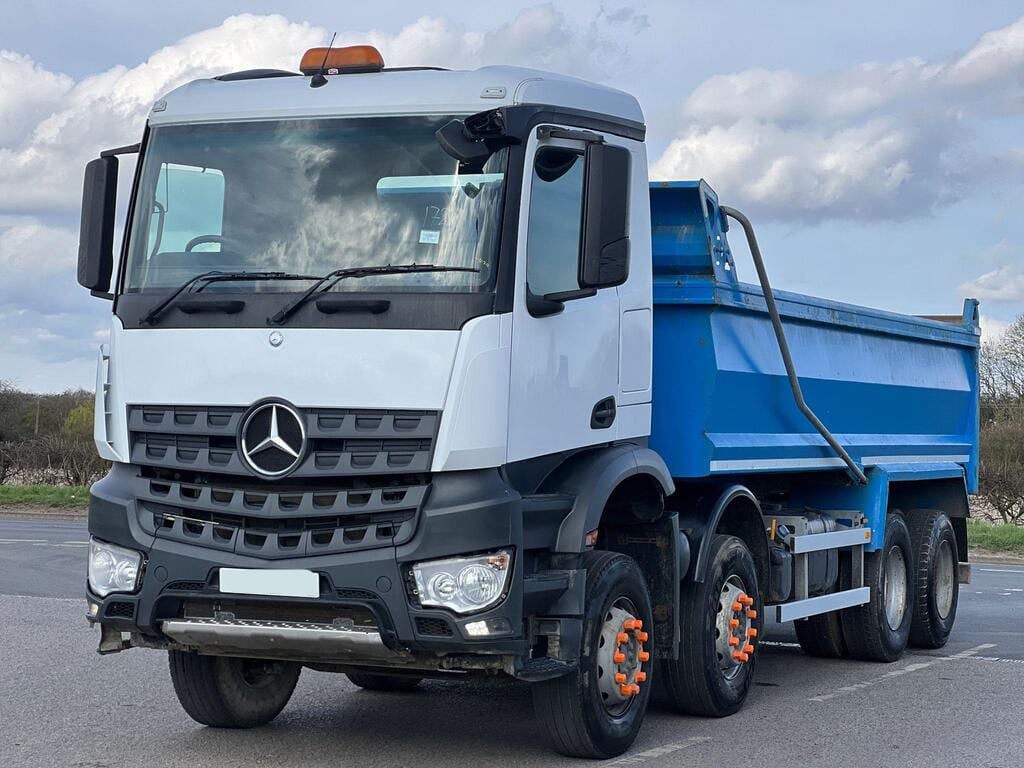 2017 Mercedes-Benz Arocs 3240 8×4 Tipper 10.7 486,664 kilometres Exw UK