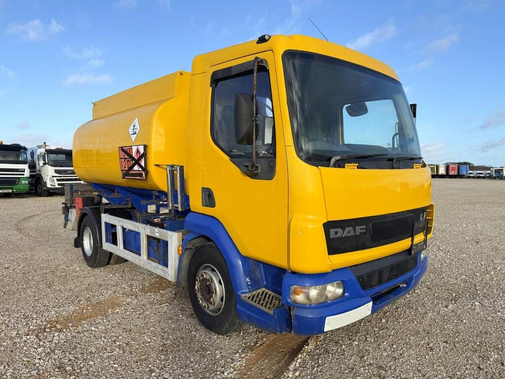 2001 DAF LF45 180 7.5 LITRE FUEL TANKER 5.9 259,001 kilometres Exw UK