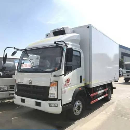 Sinotruk 5 ton Refrigerator RHD Exw China
