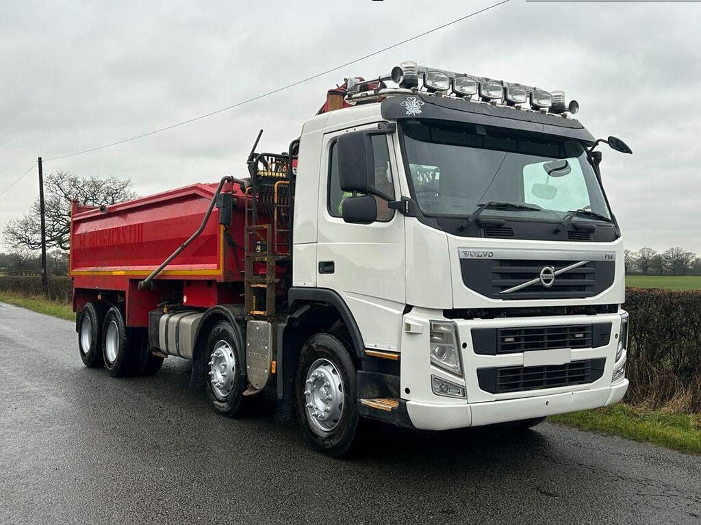 2012 Volvo FM 370 8×4 Tipper with Grab 10.8 503,186 kilometres Exw UK