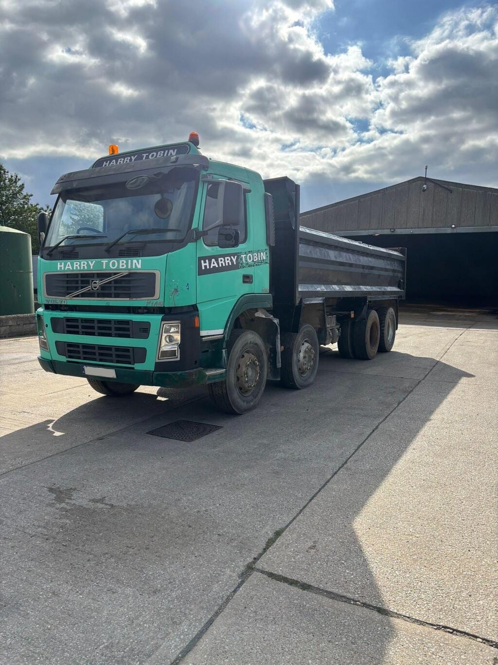 2004 Volvo FM 8×4 Tipper Exw UK