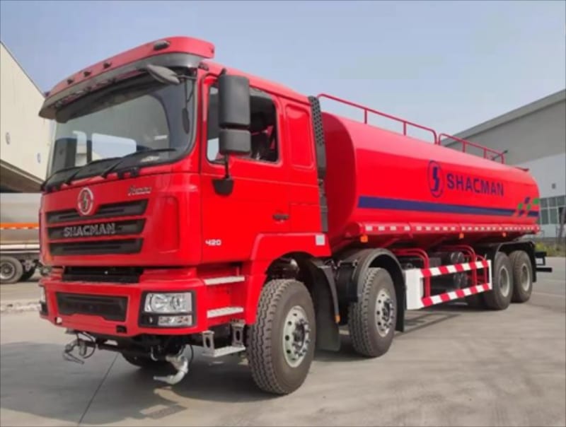 Shacman 8×4 30000 liter water spray truck Exw China